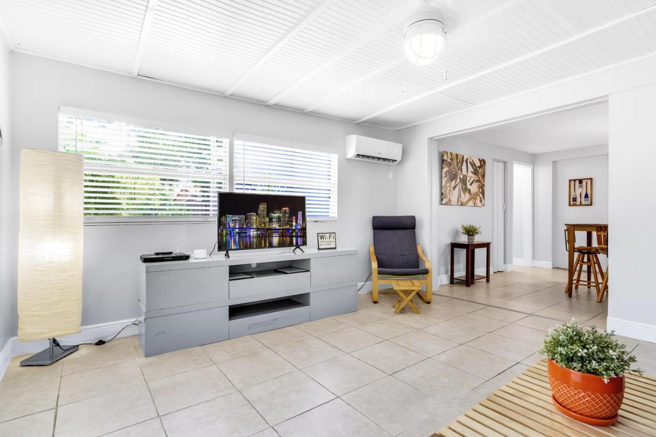The Blue House Lauderdale Airport/cruise Guest house 4*