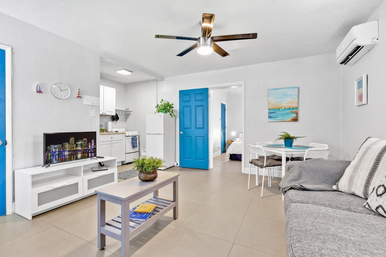 The Blue House Lauderdale Airport/cruise Guest house 4*