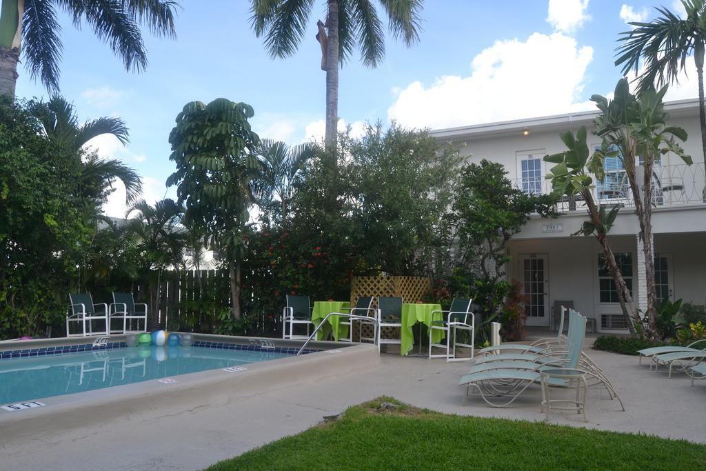 Grand Palm Plaza