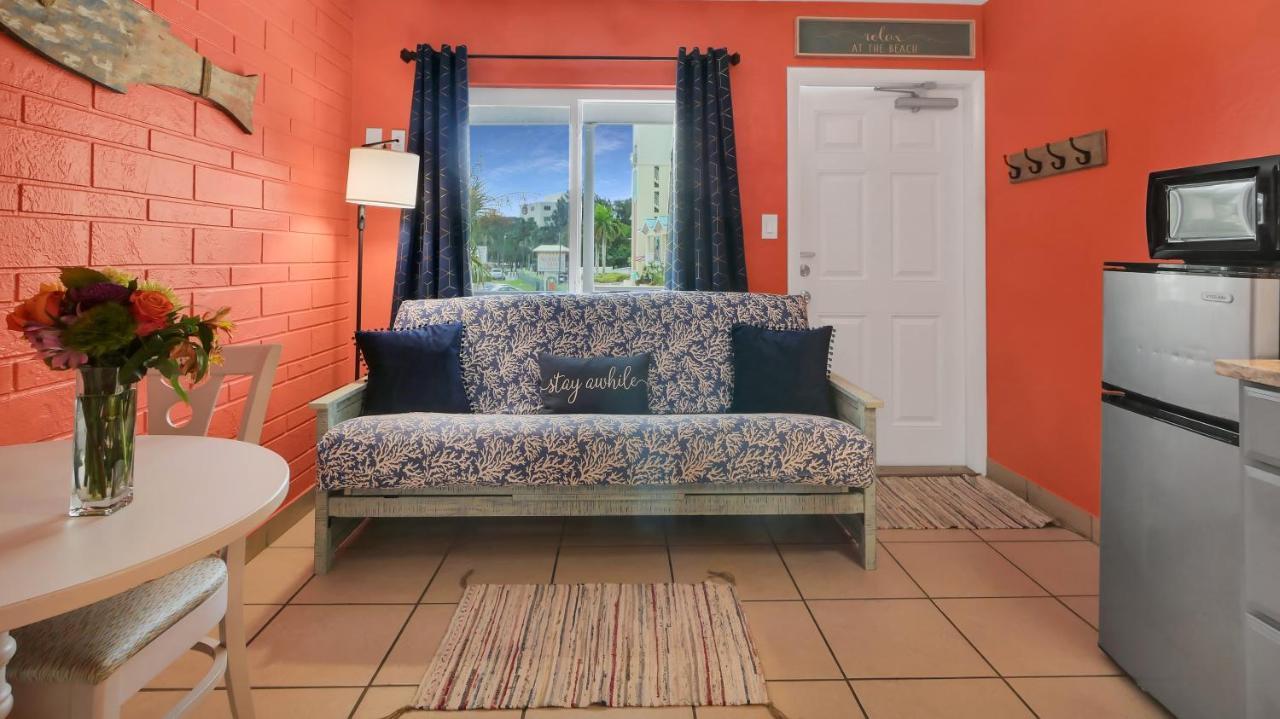 The House - Treasure Island Inn