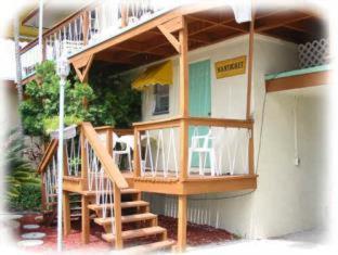 Inn Sun Deck & 2*