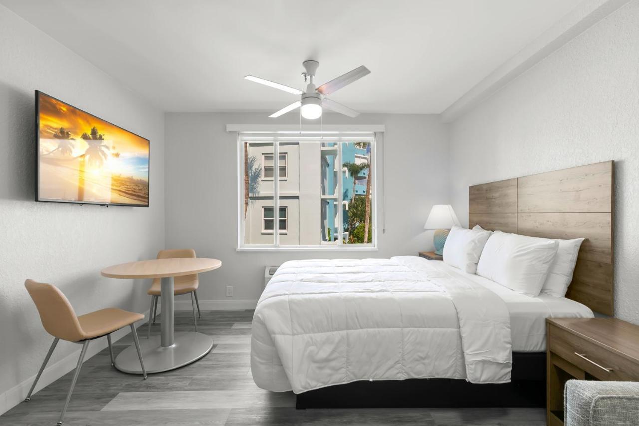 Hotel Grand Shores West