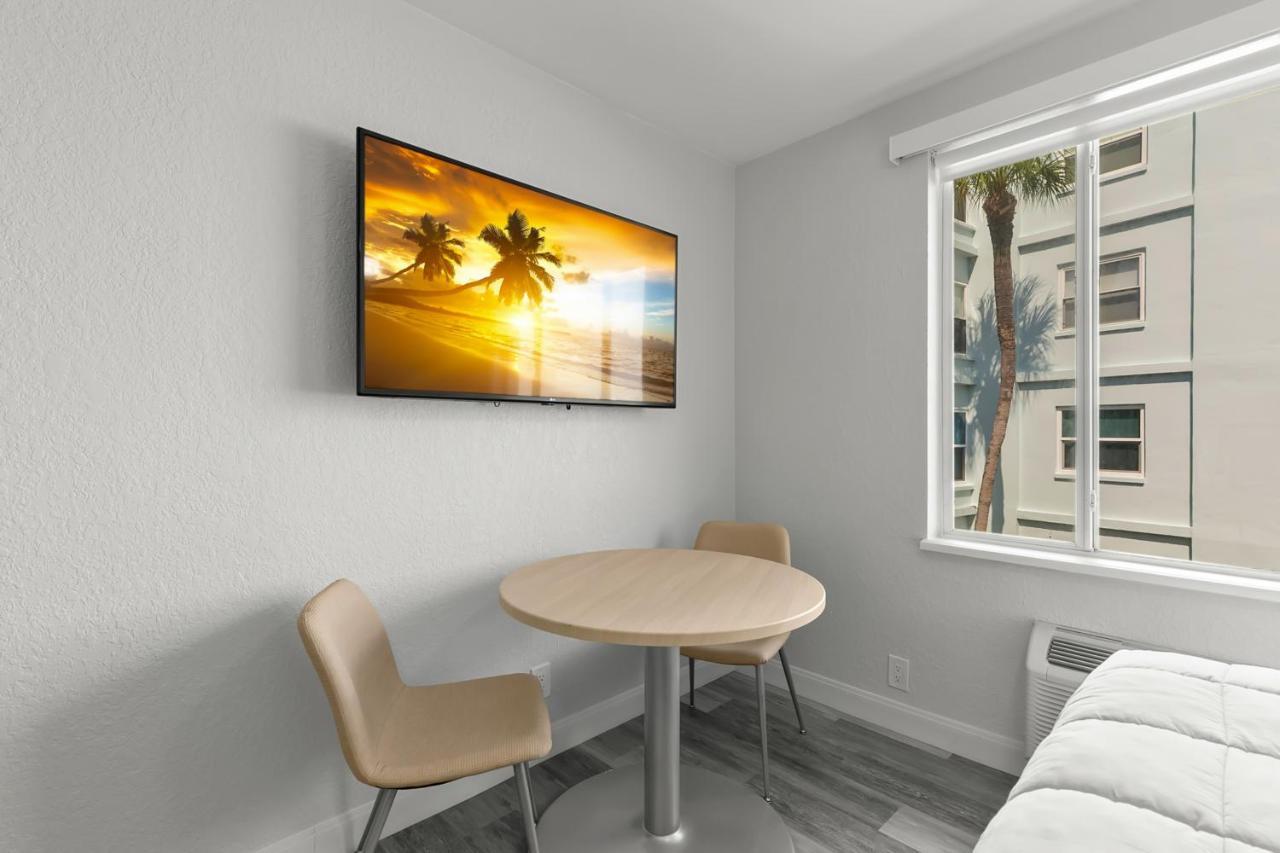 Hotel Grand Shores West