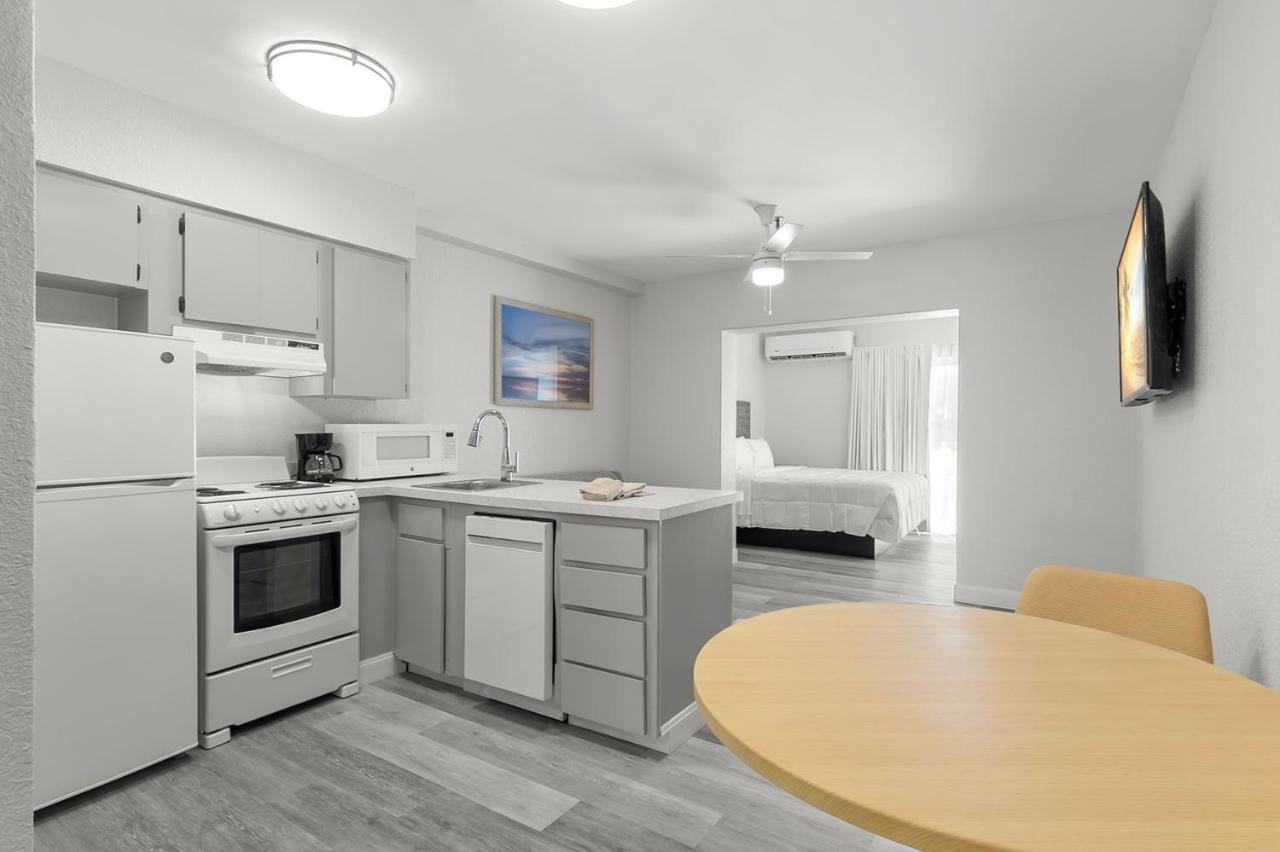 Grand Shores West 3*