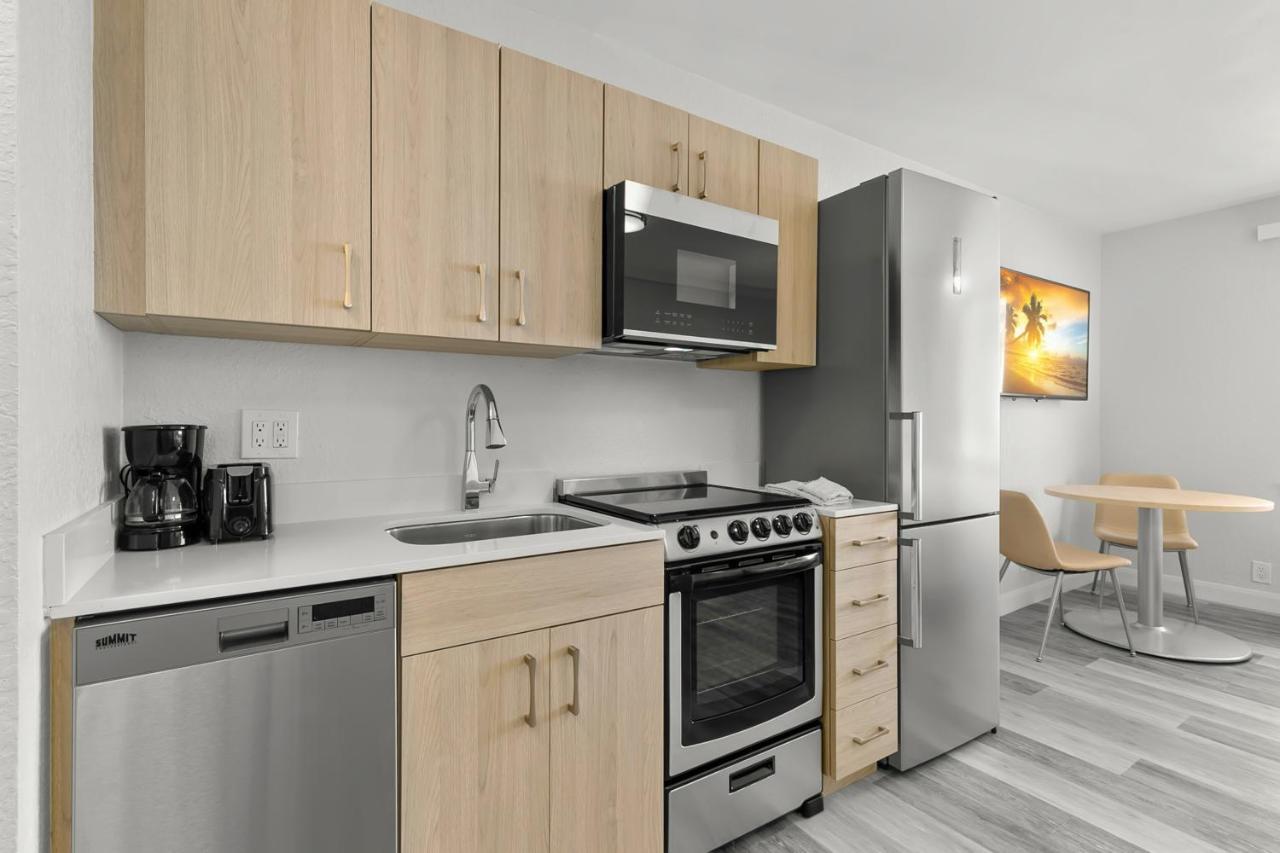 Grand Shores West