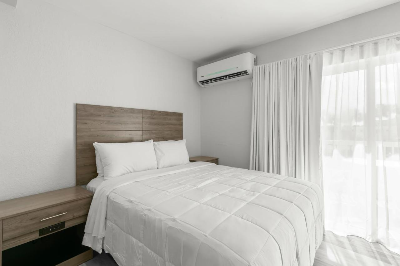 Grand Shores West