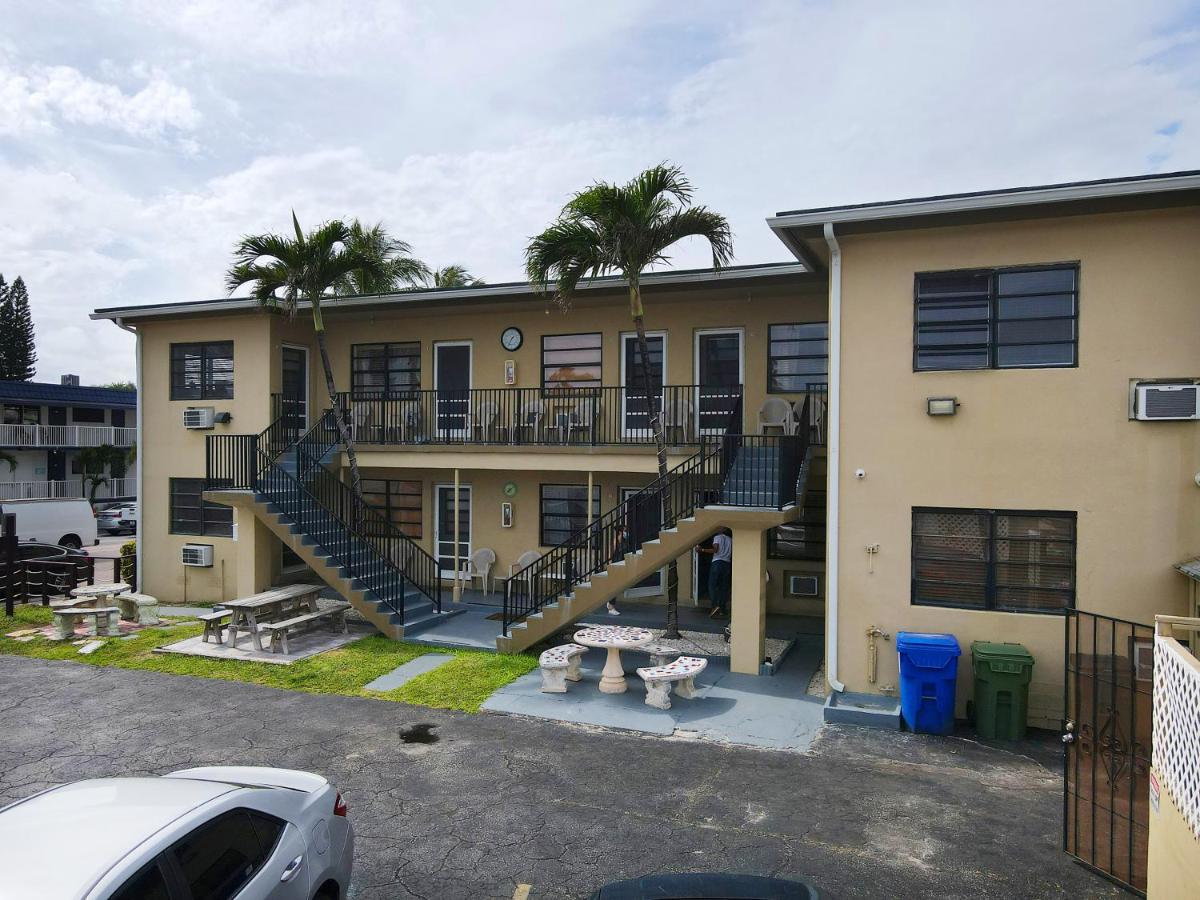 Tropic Isle & Apartment *