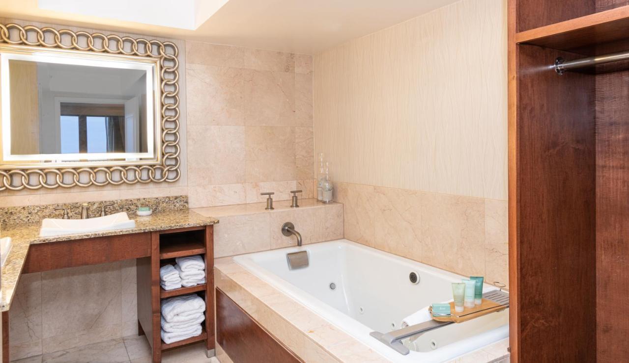 Resort One Ocean And 4*