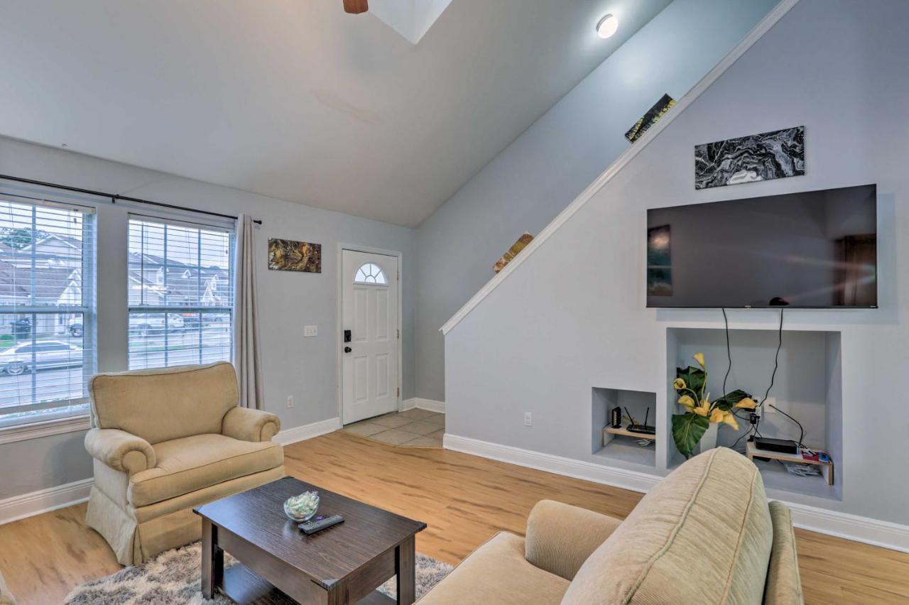 Holiday home Tidy Townhome About 7 Mi To Downtown! *