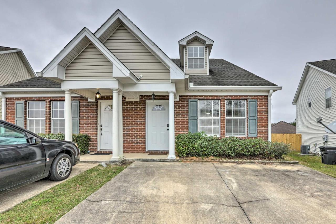 Tidy Townhome About 7 Mi To Downtown! *