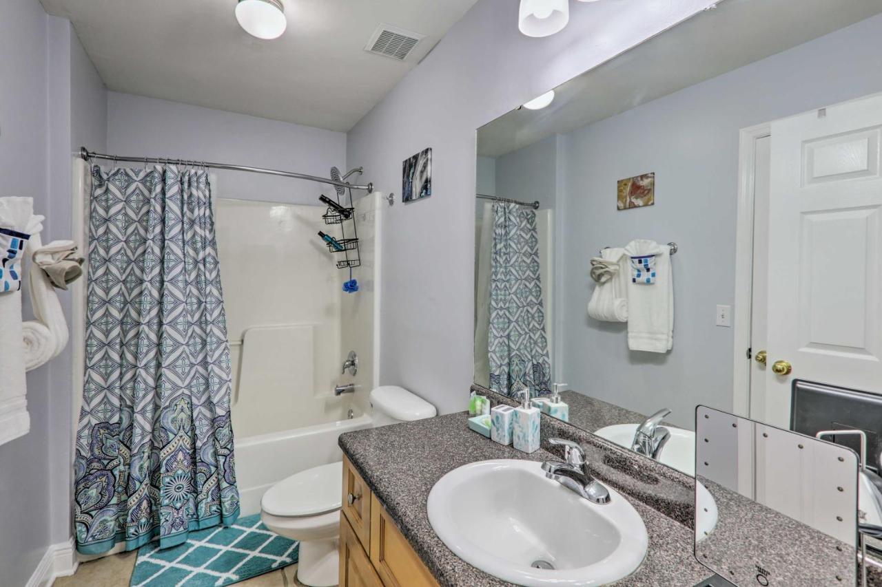 Holiday home Tidy Townhome About 7 Mi To Downtown!