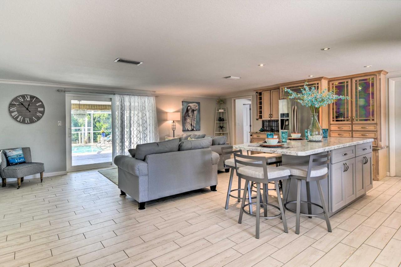 Holiday home Waterfront Heated Pool And Fire Pit *