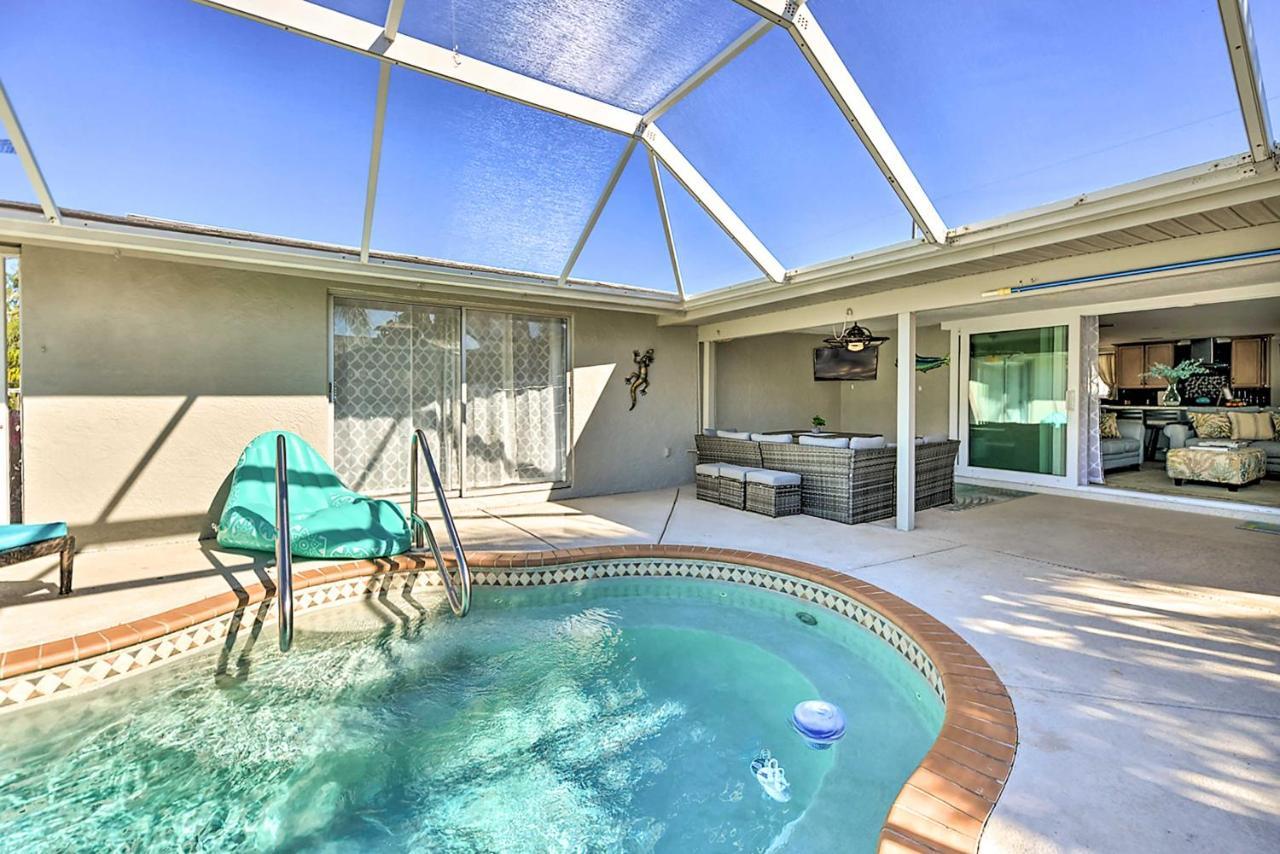 Holiday home Waterfront Heated Pool And Fire Pit *