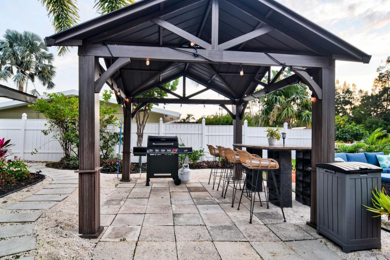 Holiday home Waterfront Heated Pool And Fire Pit *