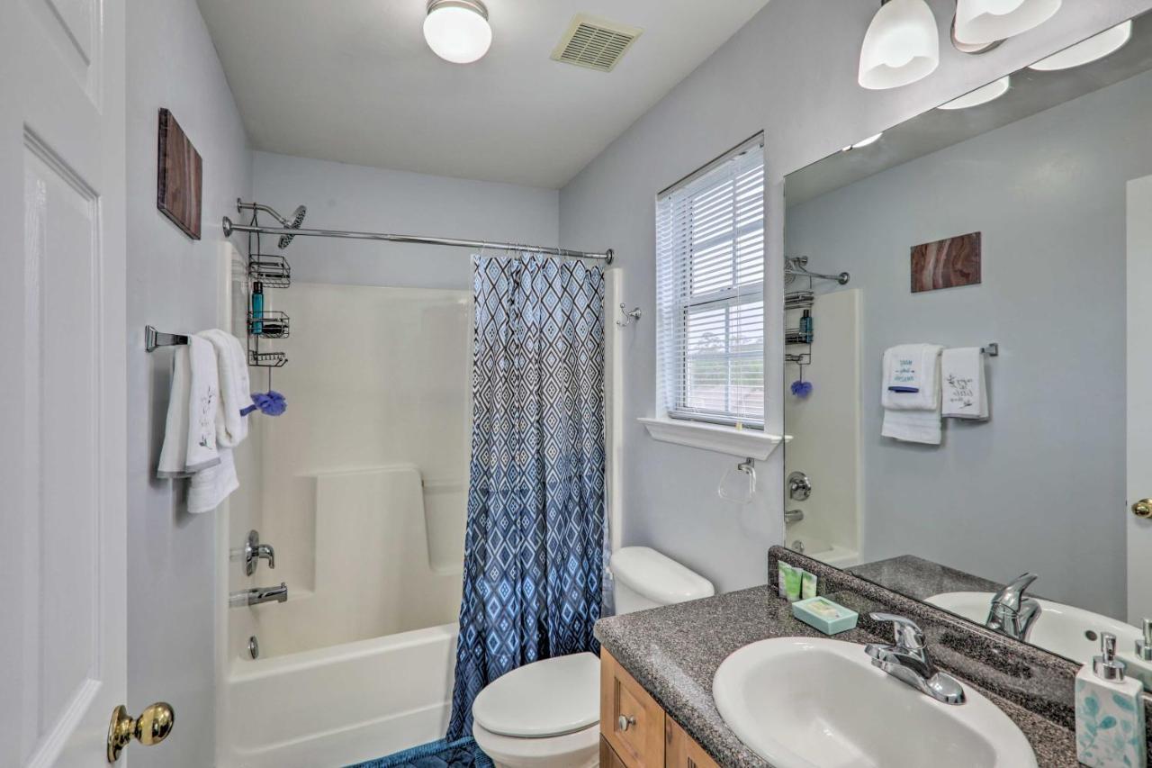 Tidy Townhome About 7 Mi To Downtown! Tallahassee