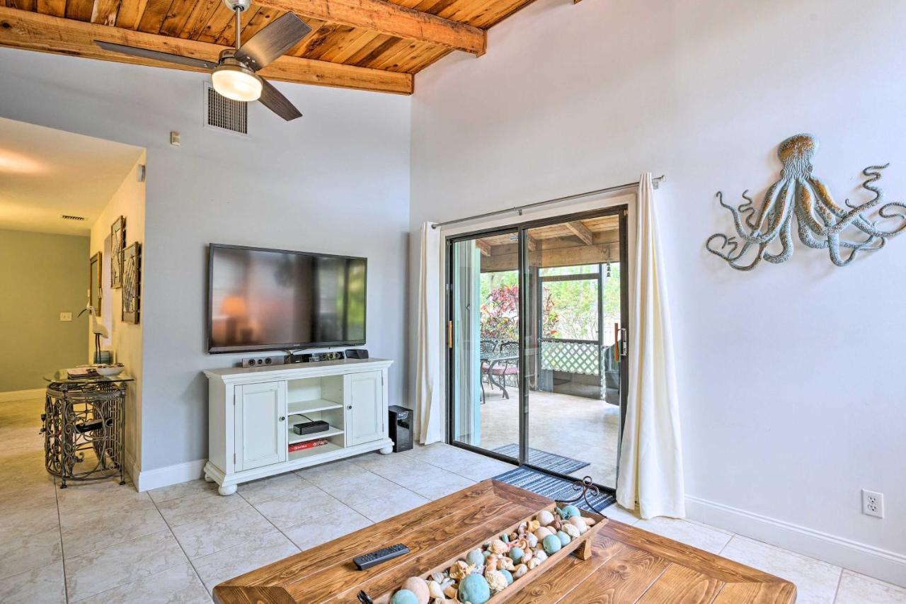 Jensen With Pool Access Less Than 1 Mi To Beach!