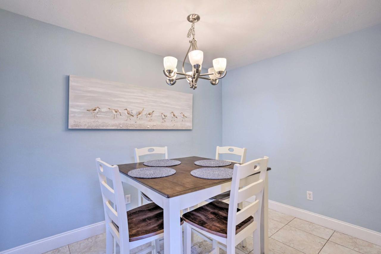 Jensen With Pool Access Less Than 1 Mi To Beach! Holiday home *