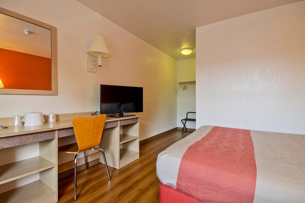 Travelodge By Wyndham Pompano