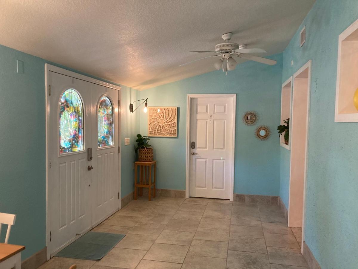 3gulls Ozona-boutique Hotel-steps From Restaurants & Brewery-swimspa Pool-pet Friendly *