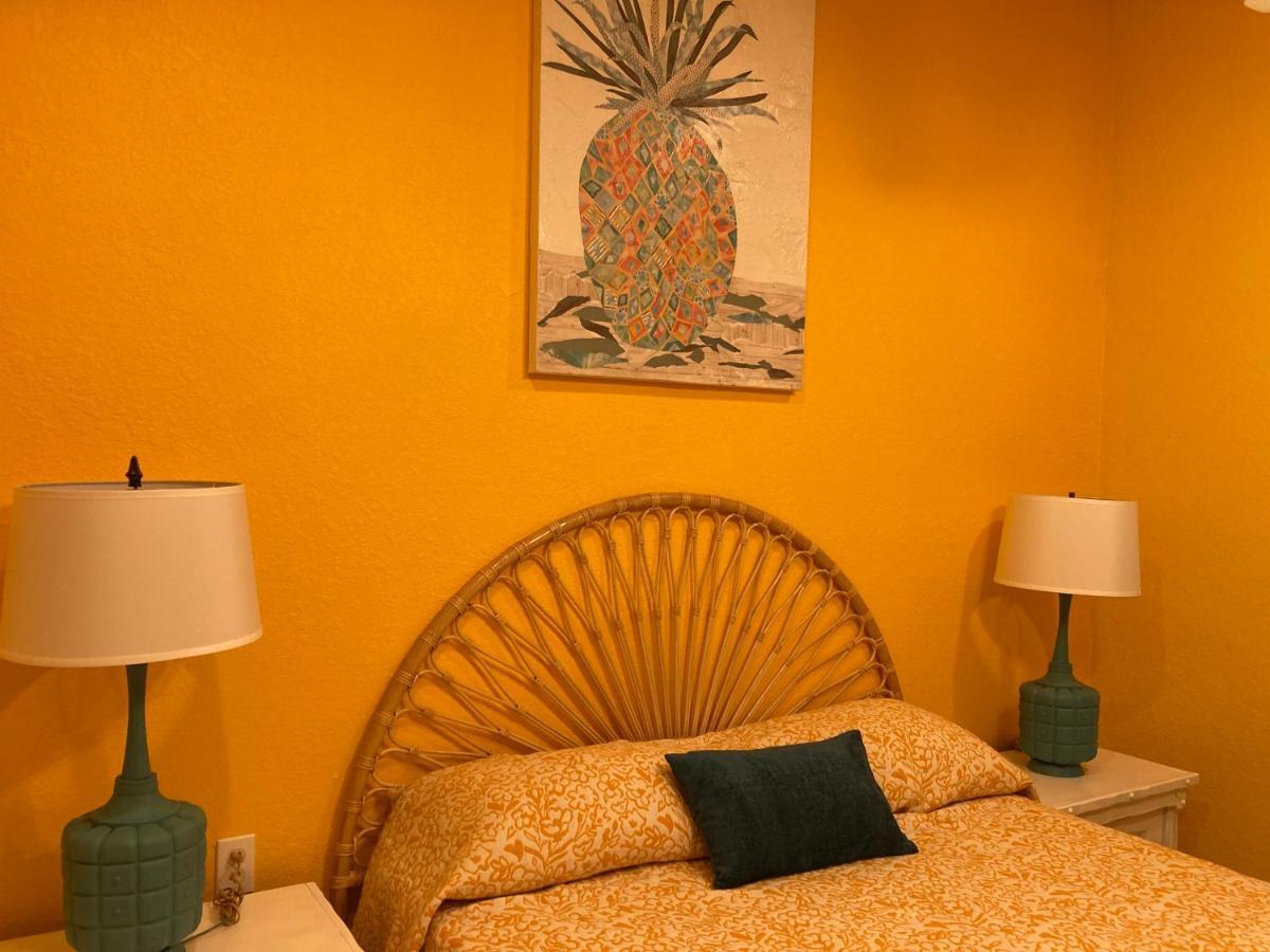 Hotel 3gulls Ozona-boutique Hotel-steps From Restaurants & Brewery-swimspa Pool-pet Friendly