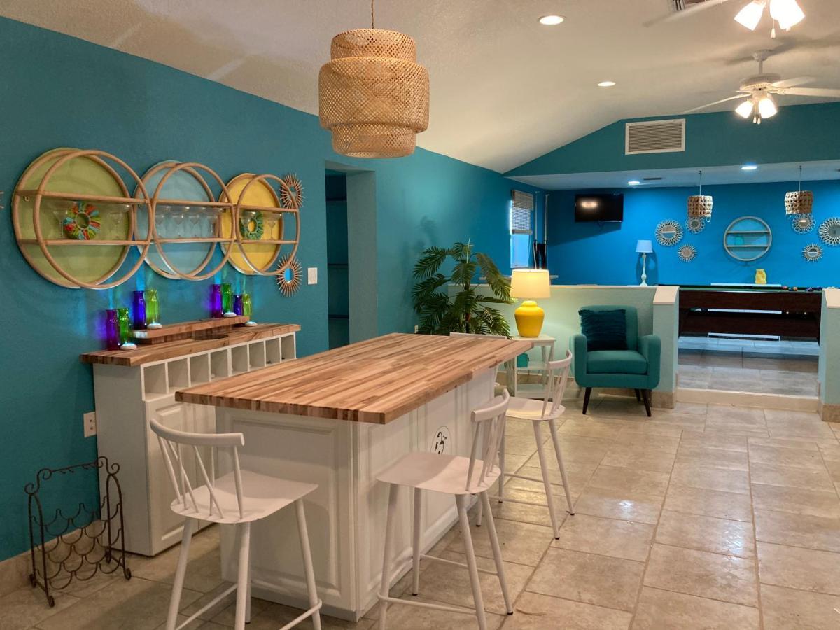 3gulls Ozona-boutique Hotel-steps From Restaurants & Brewery-swimspa Pool-pet Friendly Hotel *