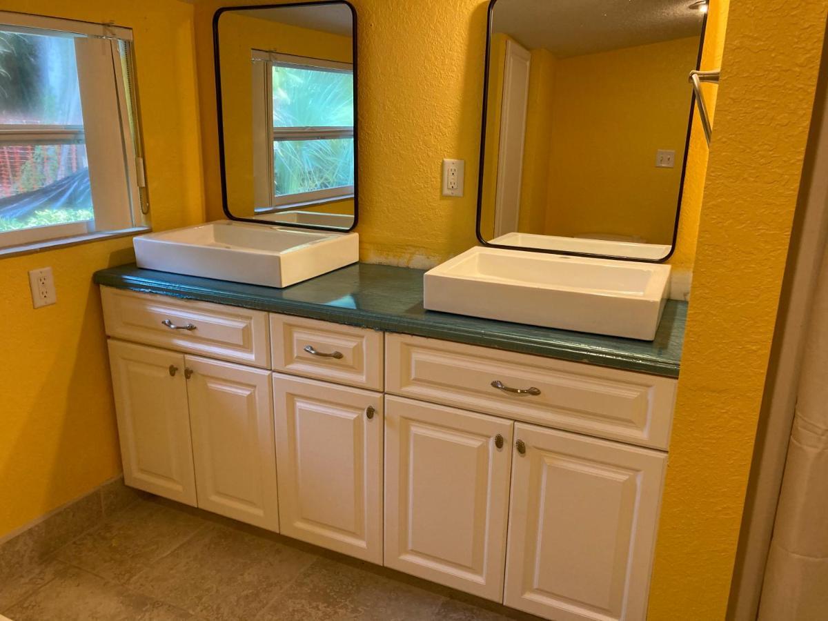Hotel 3gulls Ozona-boutique Hotel-steps From Restaurants & Brewery-swimspa Pool-pet Friendly *