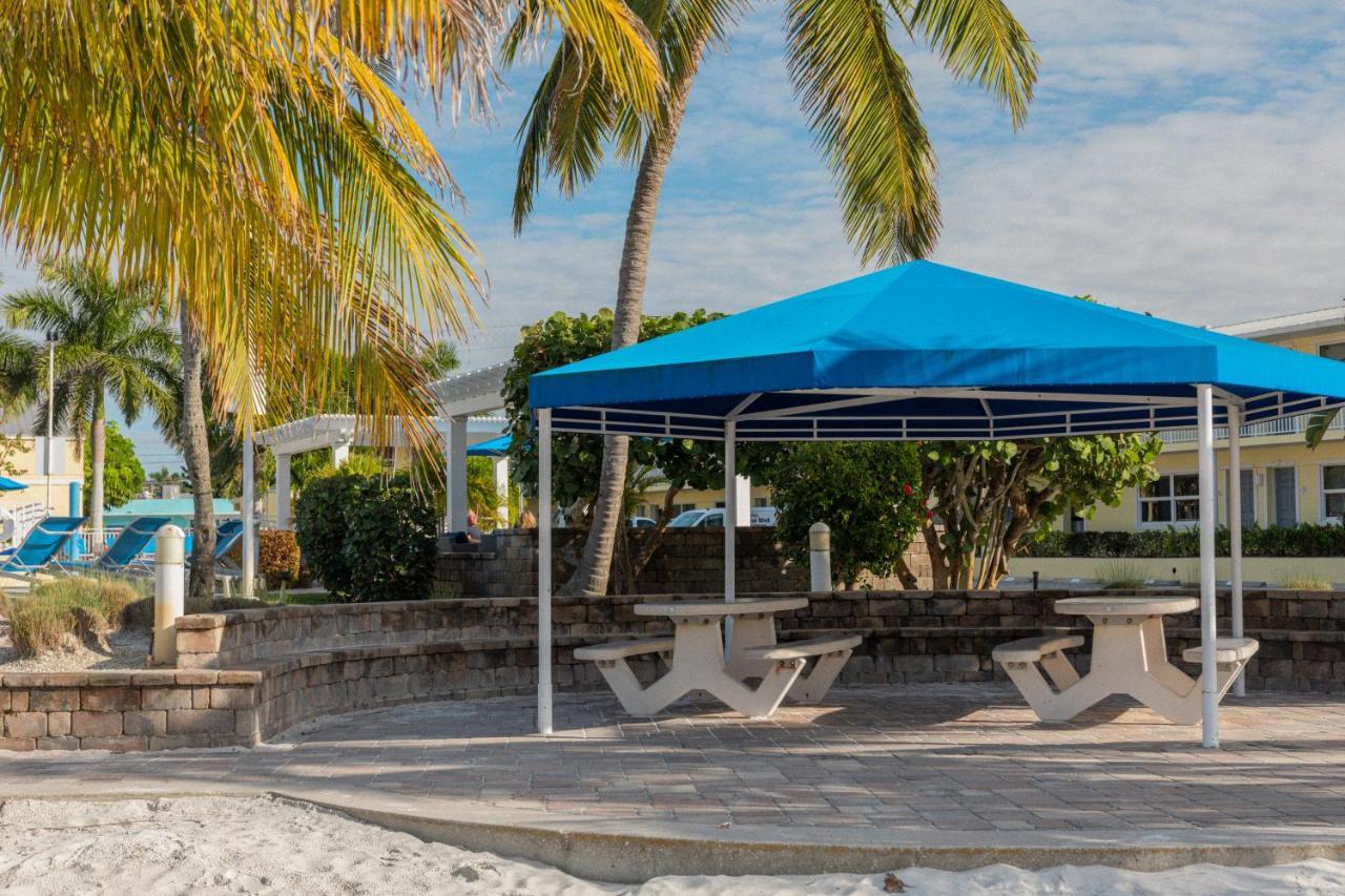 The Neptune 3* Fort Myers Beach