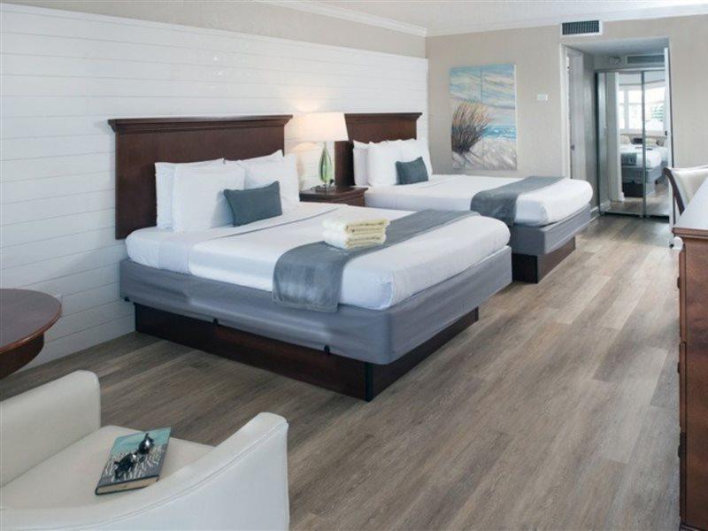 Hotel Thunderbird Treasure Island