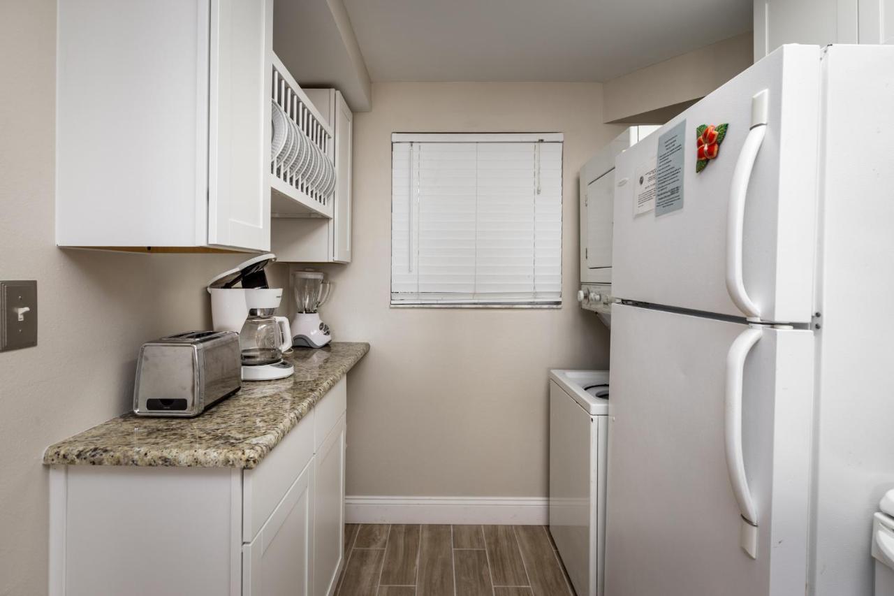 Castle 105, Gulf Front, 2 Bedrooms, , Elevator, Sleeps 6, Heated Pool Apartment *