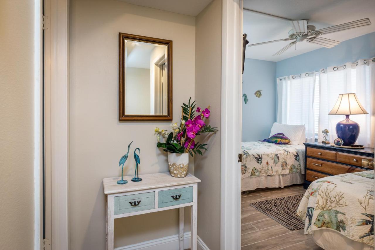 Castle 105, Gulf Front, 2 Bedrooms, , Elevator, Sleeps 6, Heated Pool