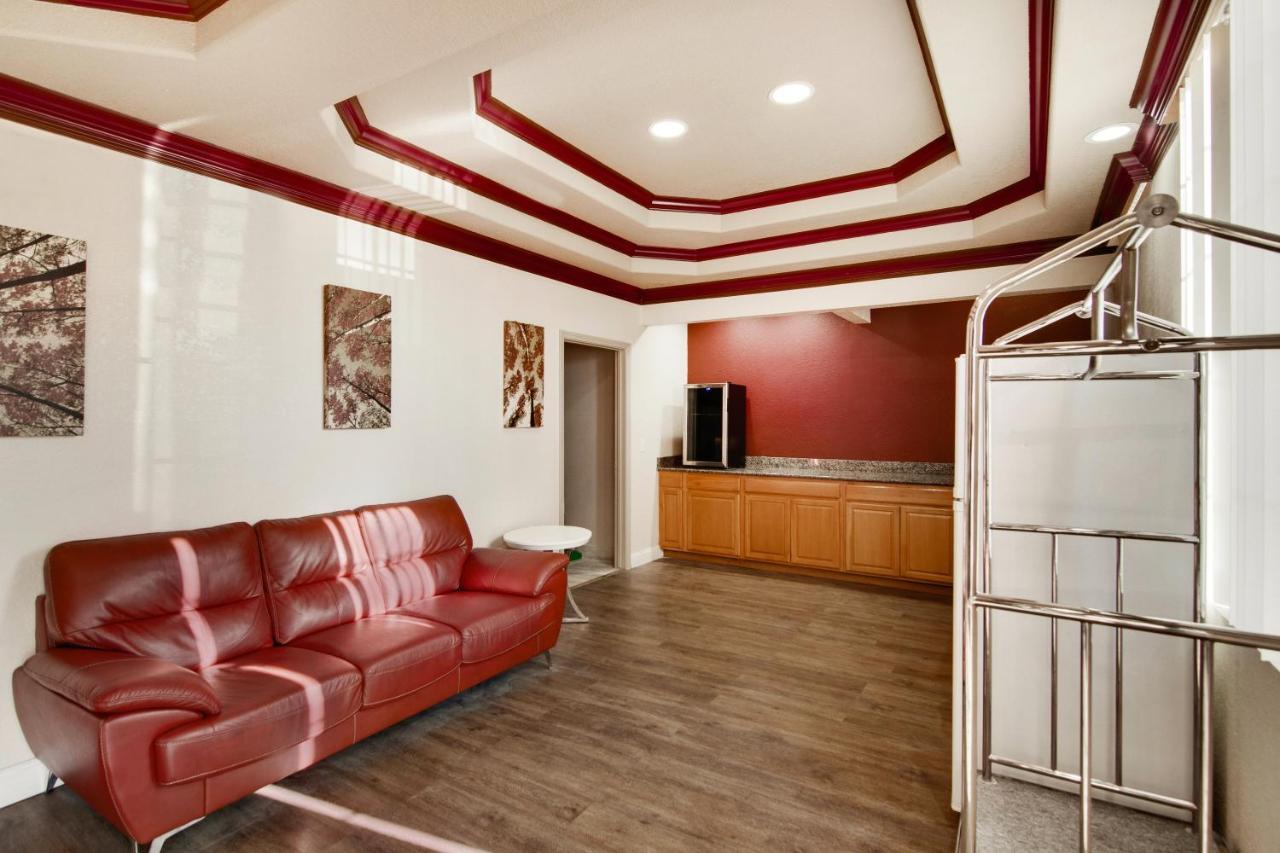 Red Roof & Pensacola-nas Corry Motel 2*