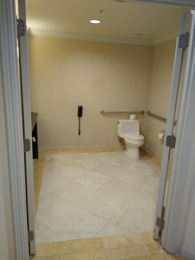 Residences At The Atlantic Aparthotel Fort Lauderdale