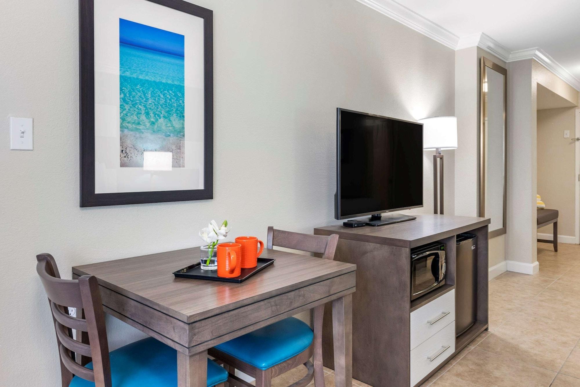Hotel Comfort & Daytona Oceanfront 3*