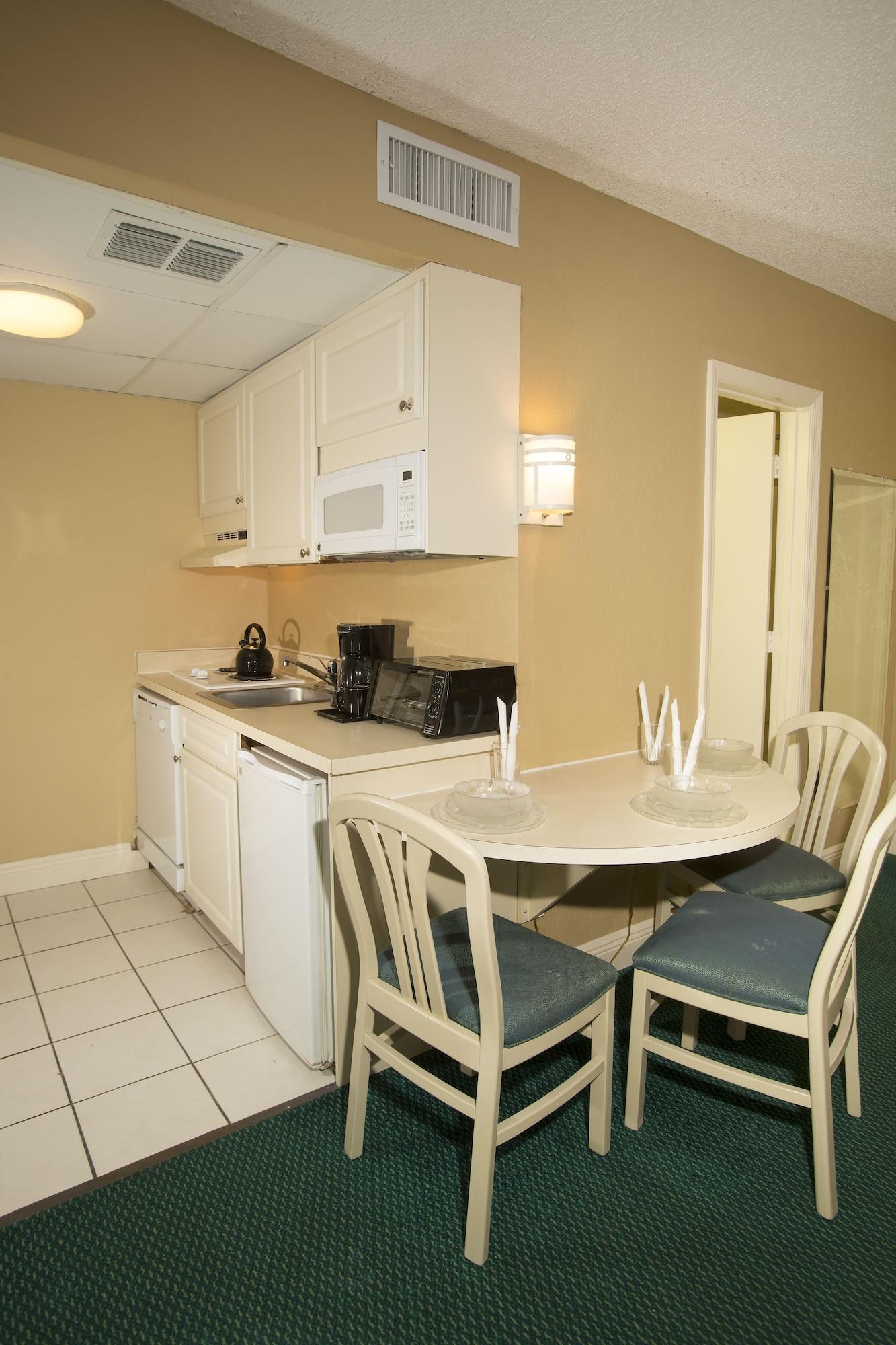 Hotel Enclave Suites, A Staysky & Near Universal 3*