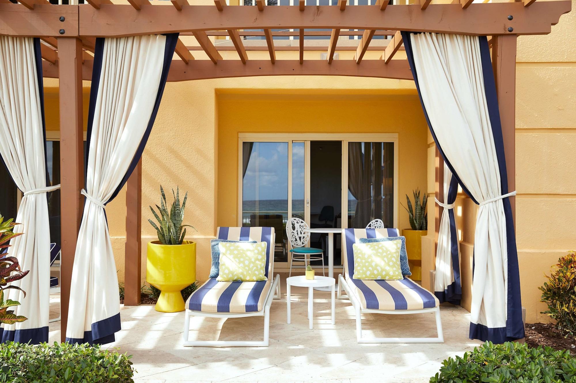 Resort Eau Palm &