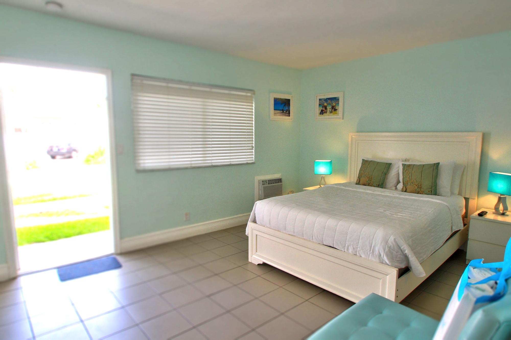 Beachside Boutique 3*