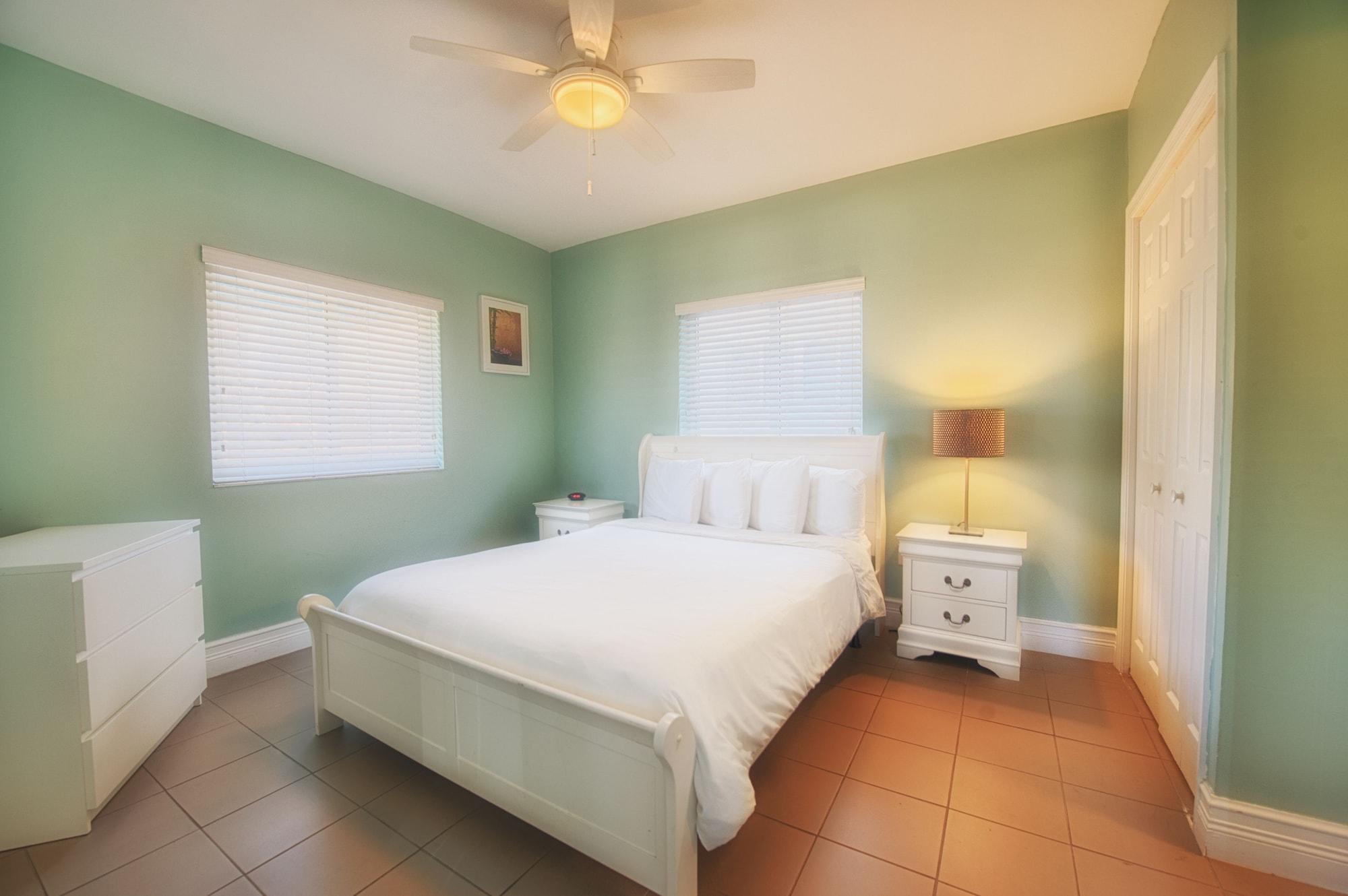 Beachside Boutique 3*