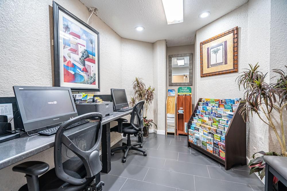 Hotolos Hotel