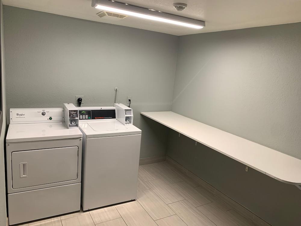 Inn Comfort Myers Northeast 2*