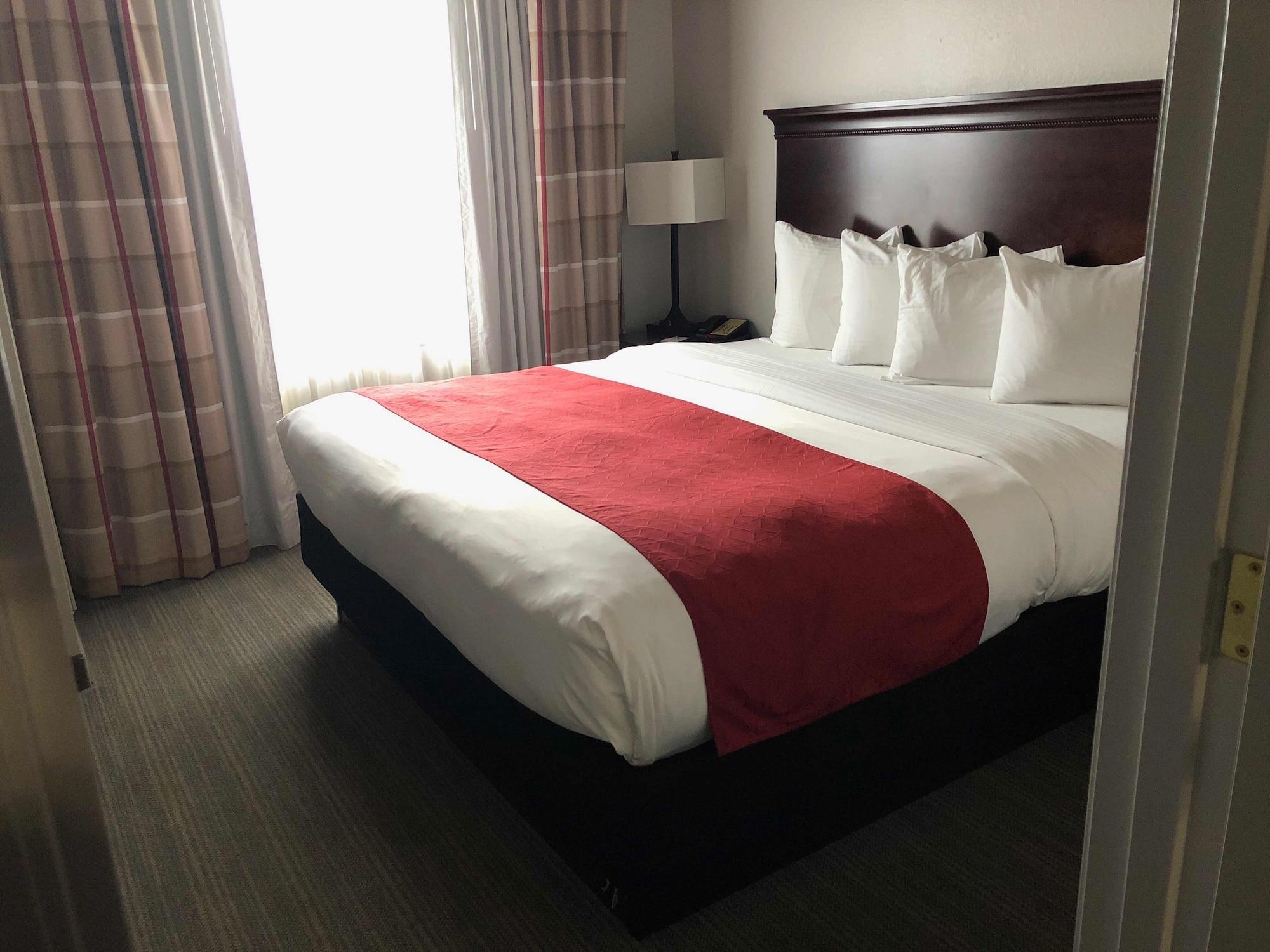 Country & By Radisson, Airport North, Fl 3*
