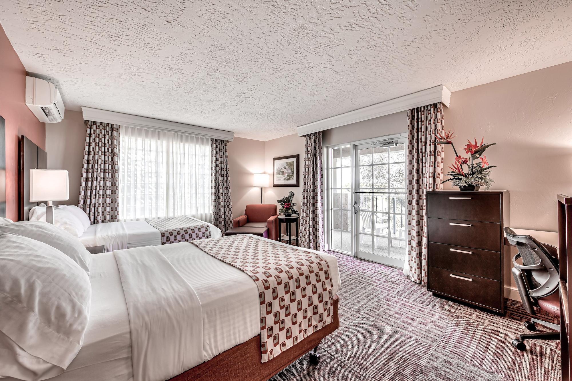 Hotel Of Naples, Tapestry Collection By Hilton