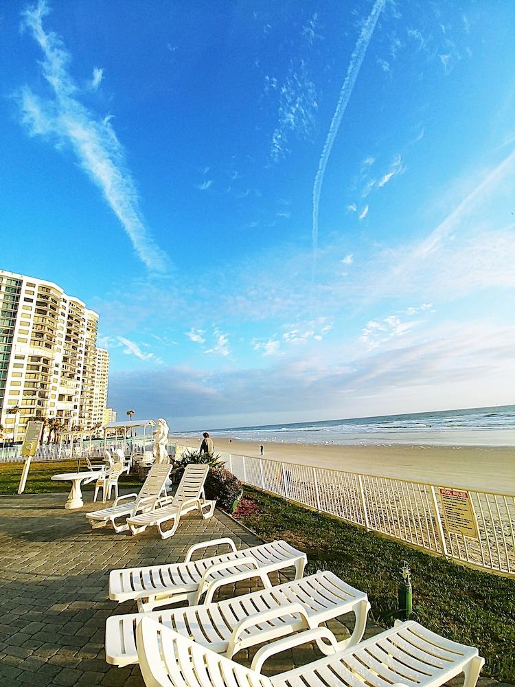 Emerald Shores - Daytona Hotel