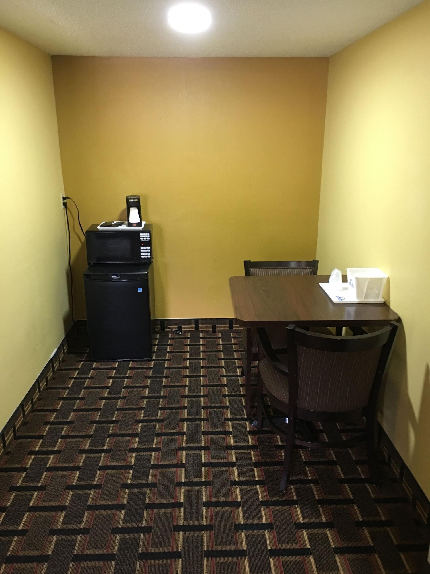 Motel Days By Wyndham Orange City/deland 2*