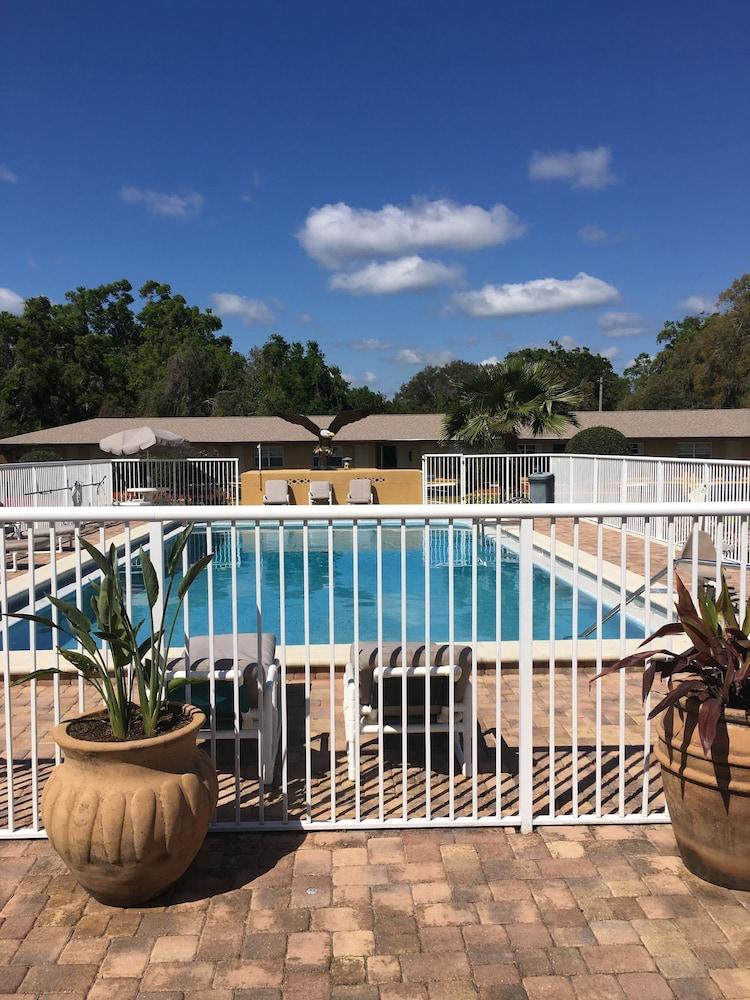 Days By Wyndham Orange City/deland Motel