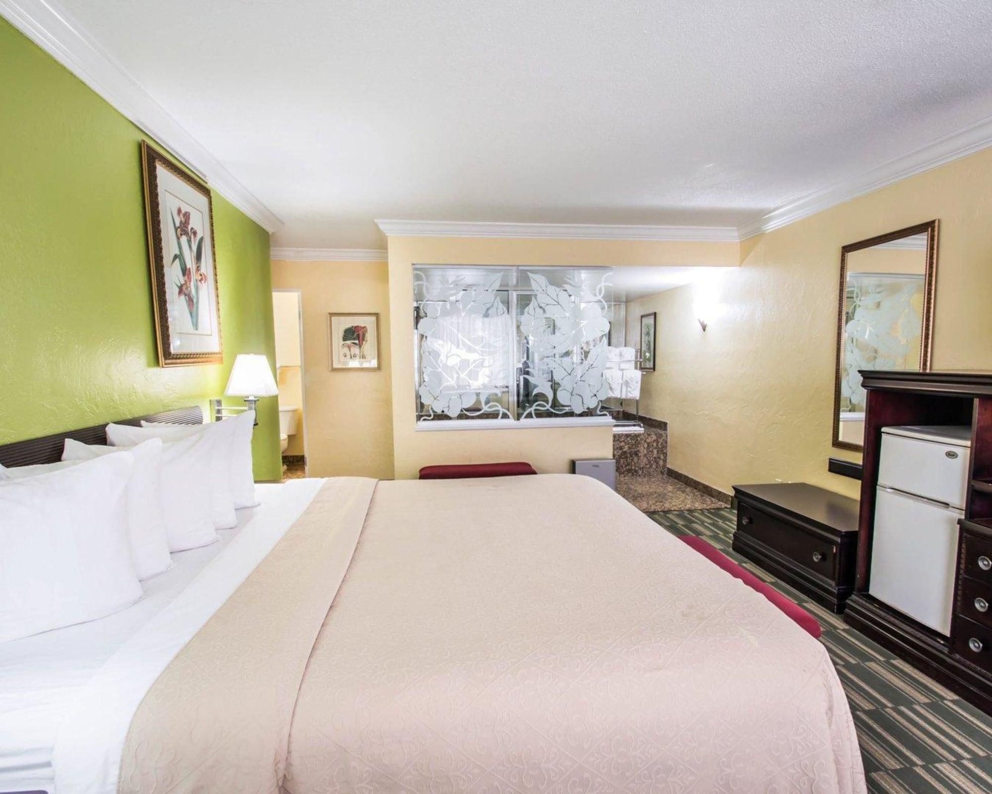 Inn Quality Ormond Oceanfront 3*