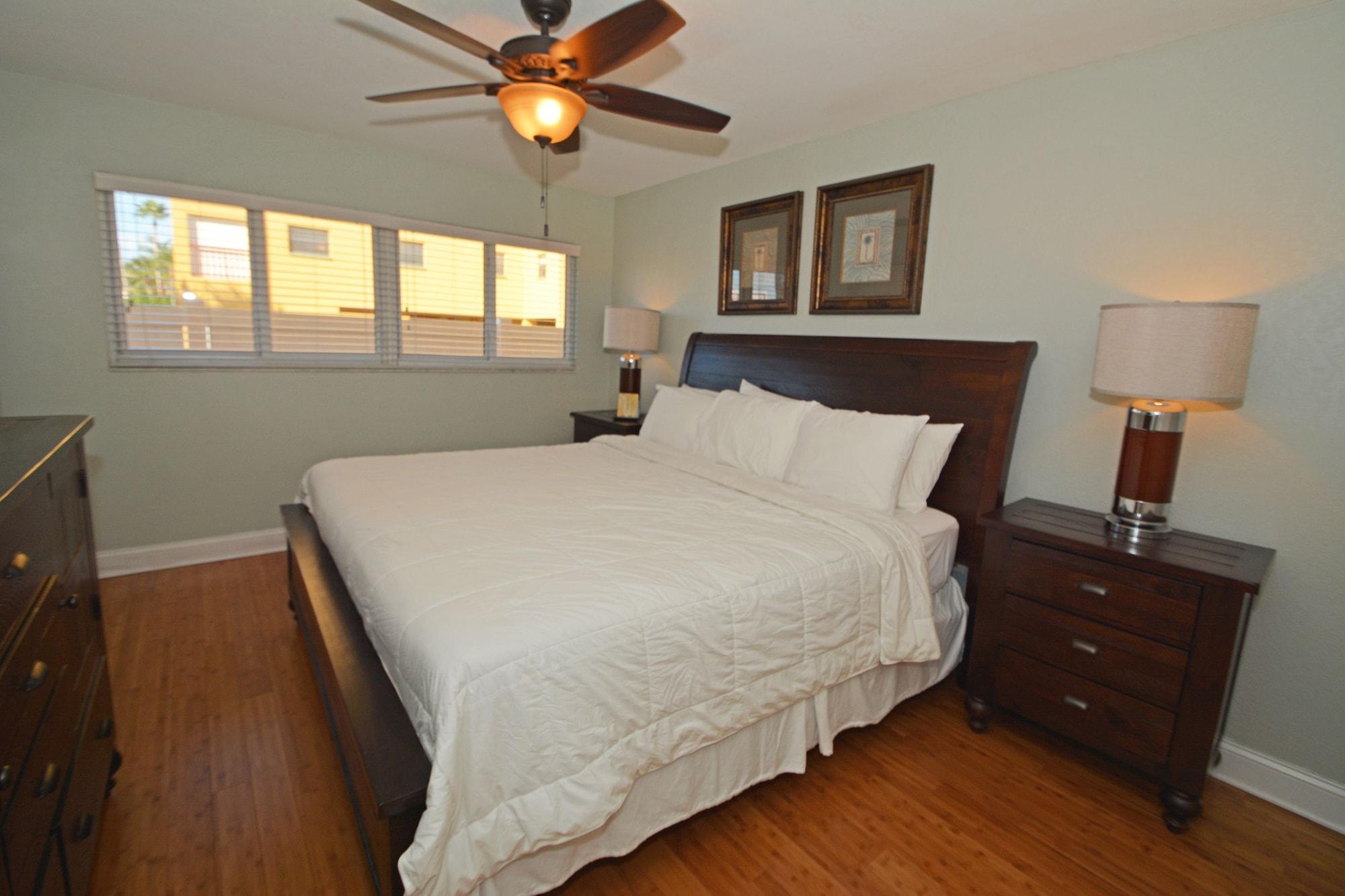 Westwinds Waterfront Aparthotel 3*