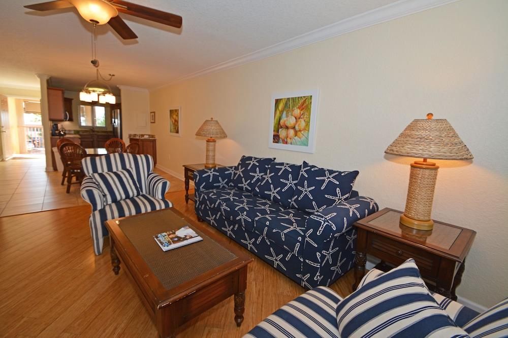 Westwinds Waterfront 3*