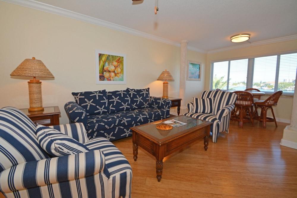 Westwinds Waterfront 3*