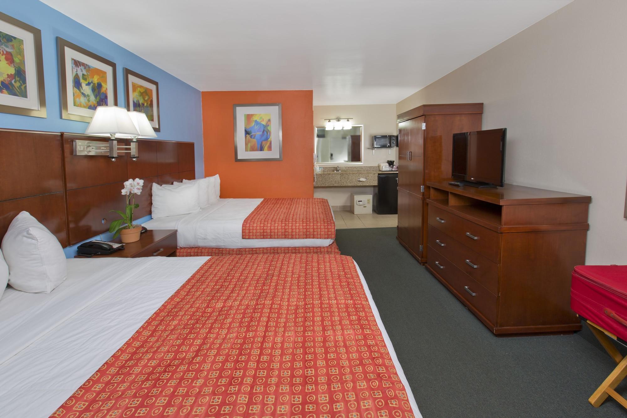 Ramada By Wyndham Flamingo Water Park Hotel 3*