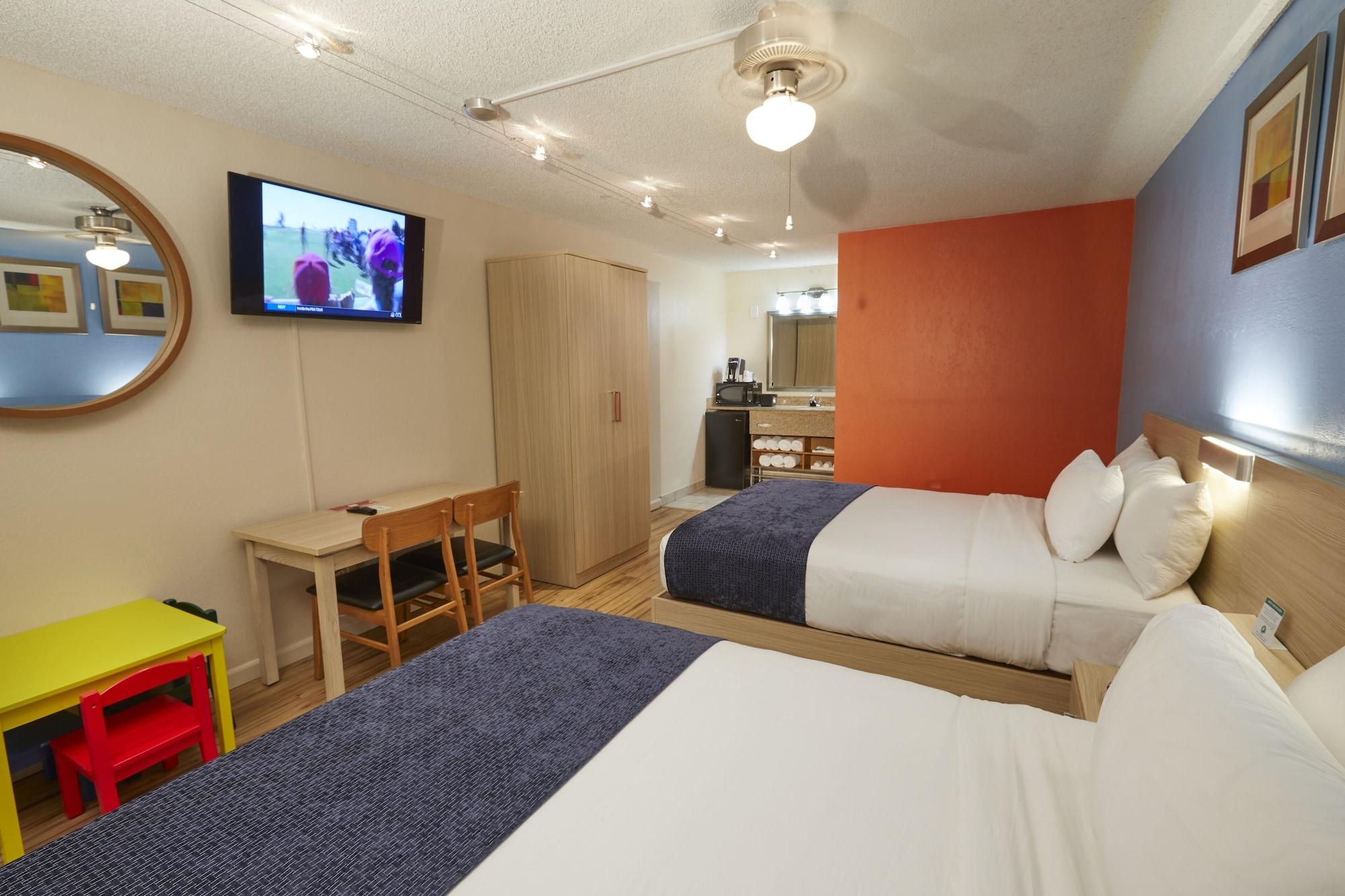 Hotel Ramada By Wyndham Flamingo Water Park Kissimmee
